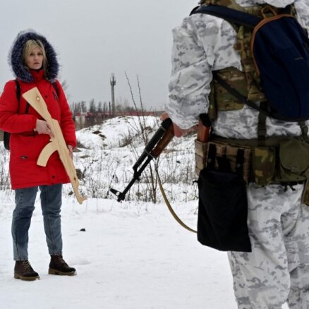 Spriedze Ukrainā: Kuleba aicina neticēt apokaliptiskām prognozēm