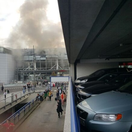ФОТО и ВИДЕО очевидцев: В столице Бельгии прогремела серия взрывов
