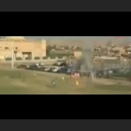 Video: Futbola maču Irākā pārtrauc teroristu sprādziens