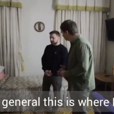 Video: Zelenskis žurnālistam izrāda savu pašreizējo dzīvesvietu