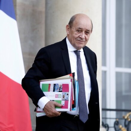Francijas ministrs: Krievija gatava 'plašai ofensīvai' Ukrainā