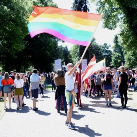 'Riga Pride' gājiena laikā slēgs satiksmi un Vērmanes dārzu