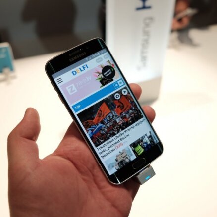 'Samsung' paplašina viedtālruņu klāstu ar diviem 'Galaxy S6' modeļiem