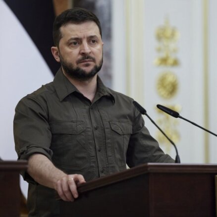 Zelenskis: pasaulei jābūt gatavai, ka Putins var pielietot kodolieročus
