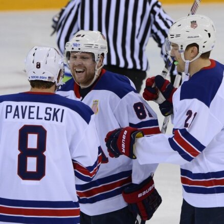 Kesels ar 'hat-trick' sekmē ASV hokejistu graujošo uzvaru pār Slovēniju