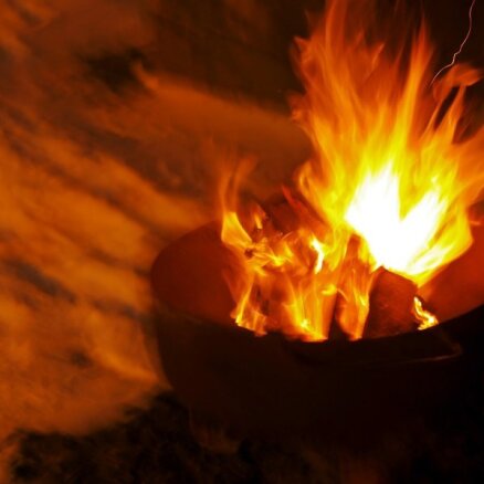 Trešdien dzēsti 17 ugunsgrēki – degusi kūla, mūzikas instrumenti, ēdiens