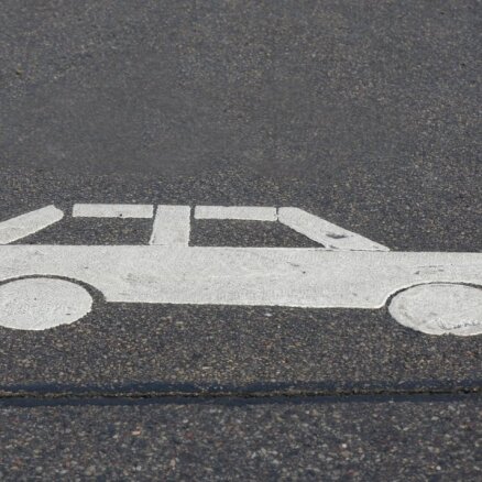 Kur un kad 'noķert' vislētāko degvielu? Tirgotāji sīvi cīnās par katra autobraucēja izvēli