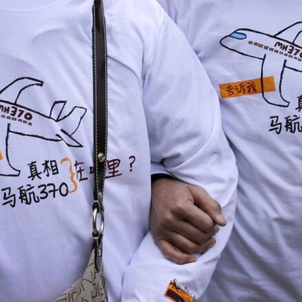 Taizemes piekrastē atrasta, iespējams, reisa MH370 lidmašīnas atlūza