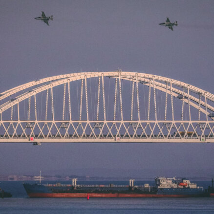 Psiholoģiskais trieciens pa Kerčas tiltu – kā Latvijas armijas kapteinis radīja paniku Krimā