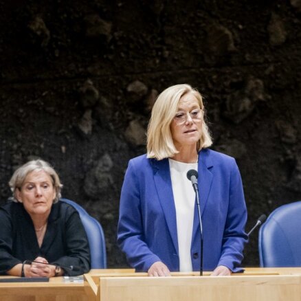 Saistībā ar Afganistānas krīzi atkāpusies Nīderlandes ārlietu ministre