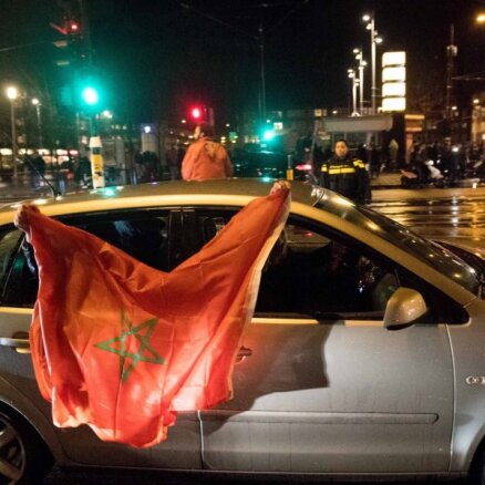 В Нидерландах — беспорядки: марокканцы отмечают выход в плей-офф чемпионата мира