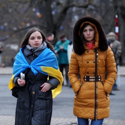 ФОТО: на акции в центре Риги требовали санкций для Януковича и свободы для Тимошенко