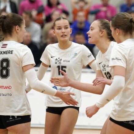 RVS/LU volejbolistes iekļūst Latvijas čempionāta finālā; 'Jelgava' panāk pusfināla trešo spēli