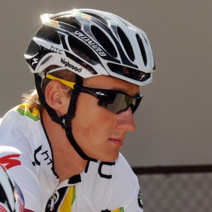 Finijs uzvar 'Giro d'Italia' pirmajā posmā; Smukulim 103.vieta