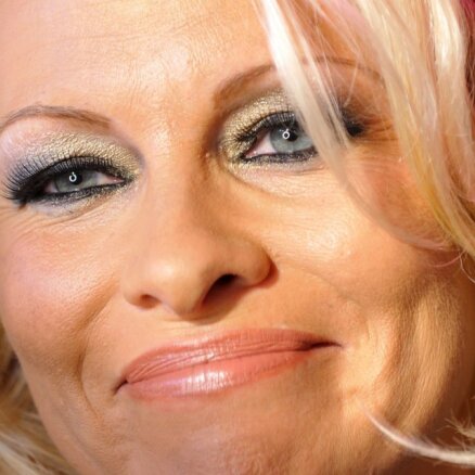 Pamela Andersone atklāj, ka 12 gadu vecumā izvarota