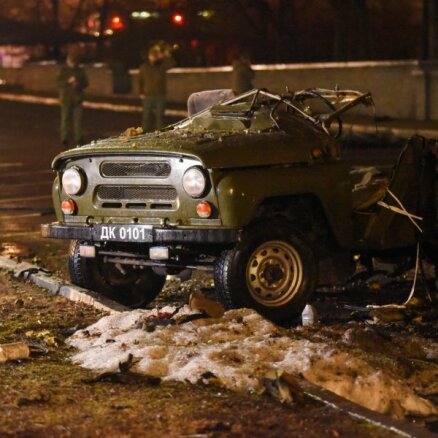 Doņeckā un Luhanskā nogranduši sprādzieni; bažas par 'viltus karoga' operāciju (pulksten 1:35)