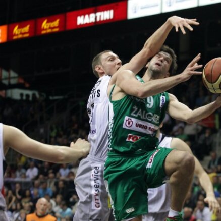 'Žalgiris' basketbolisti uzvar pirmajā Lietuvas čempionāta finālspēlē