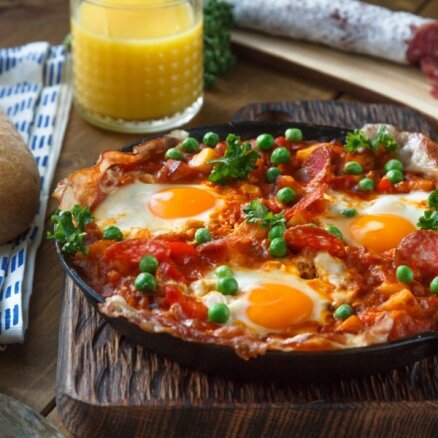 17 mazāk ierasti veidi, kā garšīgi pagatavot olas brīvdienu brokastīm
