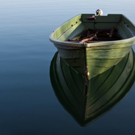 Alūksnes ezerā izglābj četrus cilvēkus, kuriem apgāzās laiva