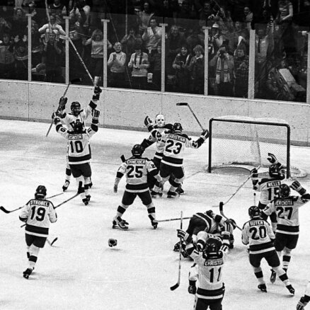 1980. gada Olimpiādes leģendārās hokeja spēles vārtsargs pārdod izsolē savu ekipējumu