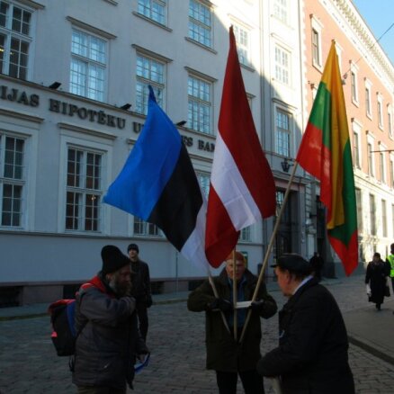 Борьба за бюджет ЕС: Литва и Эстония бросили Латвию