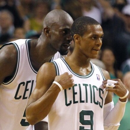 Rondo 'triple double' palīdz 'Celtics' iekļūt NBA pusfinālā