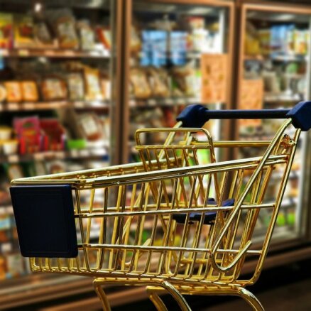 Tuvākajos mēnešos pārtikas produktu cenu kāpums vēl turpināsies, prognozē Gulbe