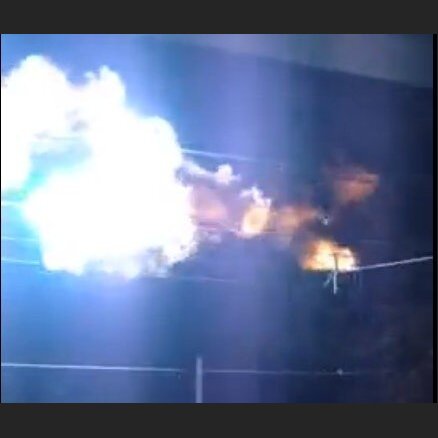 Video: Monreālā nofilmēta biedīga elektriskā ugunsbumba