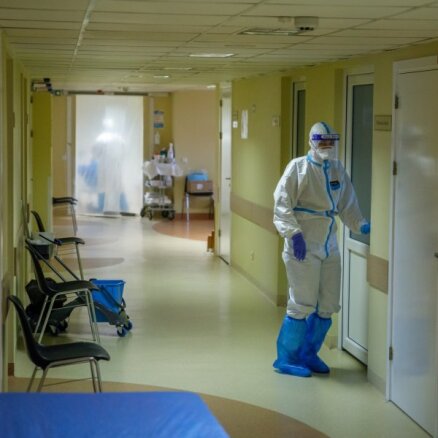 Latvijā Covid-19 saslimšana konstatēta 666 cilvēkiem; 16 miruši