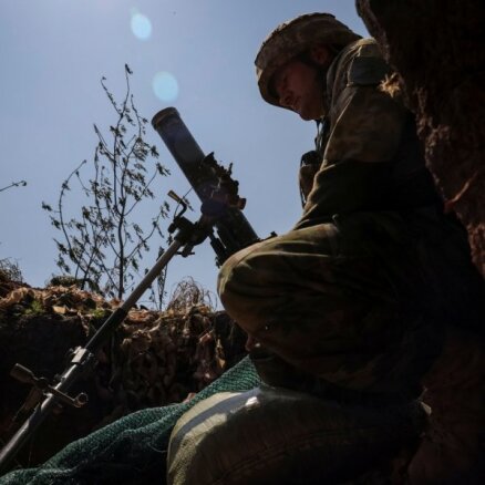 Bahmutas rajonā Ukrainas karavīri pārņēmuši taktisko iniciatīvu, ziņo ISW