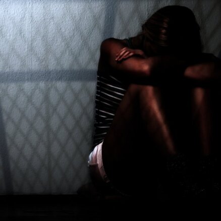 Policija atklājusi cilvēku tirdzniecību Zukula konditorejas uzņēmumā 'Adugs'