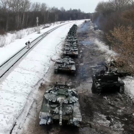 Ukrainas izlūkdienests: Krievijas noliktavās tanki ir daļēji izjaukti un izzagti