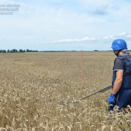 Ukrainā atmīnēta 67 tūkstošu hektāru liela teritorija