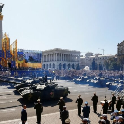 Foto: Ukrainas neatkarības dienas parādē soļo arī ASV karavīri
