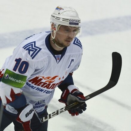 Par KHL nedēļas labākajiem atzīti Kovāržs, Deņisovs un Mozjakins