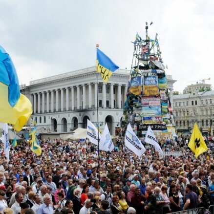 На Майдане проходит очередное Народное вече