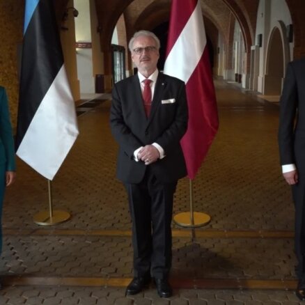 Baltijas valstu prezidenti padomju deportāciju gadadienā bažījas par dezinformācijas vilni