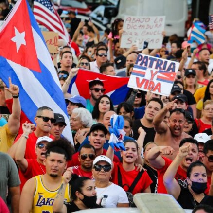 Foto: Kubu pāršalc vērienīgākie protesti pēdējo 30 gadu laikā