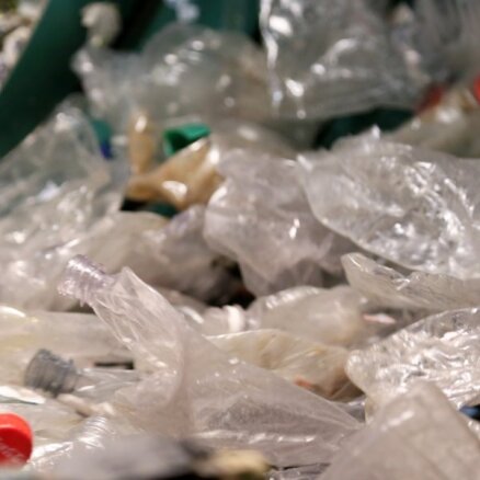 VVD: Vairāk nekā puse talkā savākto atkritumu ir dzērienu iepakojumi