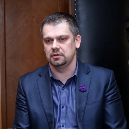 Директор школы: учителя, как животные, приспосабливаются к ситуации
