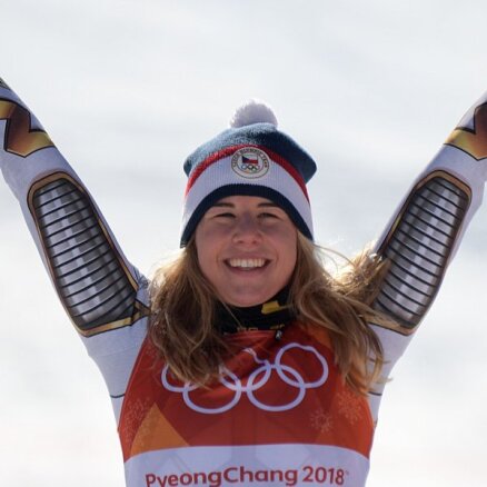 Чемпионка мира по сноуборду сенсационно выиграла золото Олимпиады в супергиганте