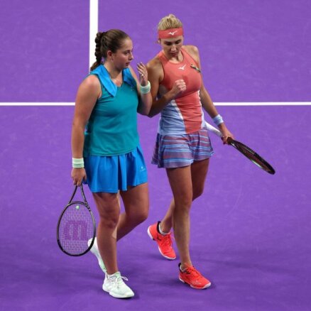 Nenosargā uzvaru: Ostapenko zaudē Kolinsai arī Sandjego WTA turnīra dubultspēļu ceturtdaļfinālā