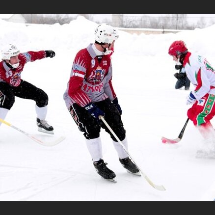 Хоккеисты сборной Латвии на ЧМ проиграли венграм