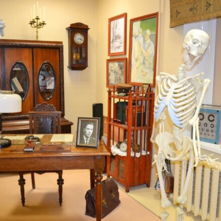 Medmāsa, stetoskopi un pat skelets: Daugavpilī iekārtots Medicīnas vēstures muzejs