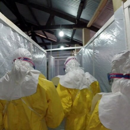 Pasaules Banka: Ebolas vīrusa radītie zaudējumi var sasniegt 32,6 miljardus dolāru