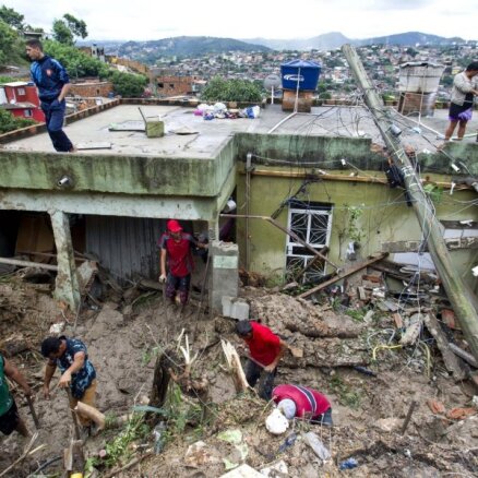 Plūdos un nogruvumos Brazīlijas pilsētā bojāgājušo skaits pieaudzis līdz 152