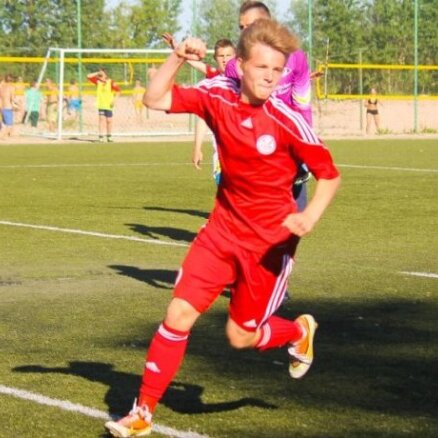 Латвийский футболист стал самым молодым автором гола в Европе