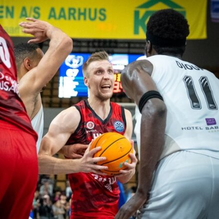 Mejerim rezultatīvs sniegums 'Hapoel' uzvarā FIBA Čempionu līgas spēlē