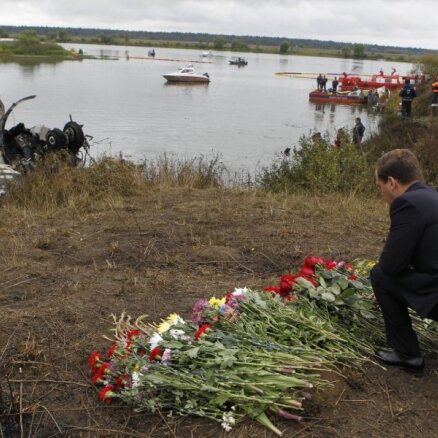 'Lokomotiv' aviokatastrofas oficiālie iemesli - pilotu kļūda un tehniska kļūme