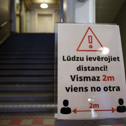 Latvijā pirmdien konstatēti 11 837 jauni Covid-19 gadījumi; 17 cilvēki miruši